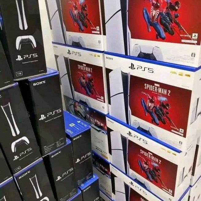 lewisv49065's profile picture. Keep a lot of love and a little ambition◡̈