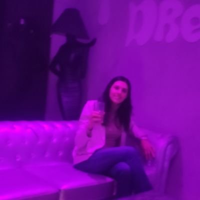 Profilo personale.
₪ Curiosa, sempre. ₪
Uno sguardo al cielo e un piede sulla terra.