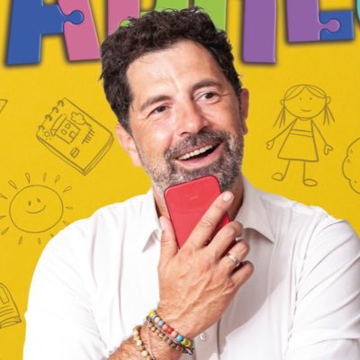 Cómico y guionista./ Trabajo en el @CIRCO_HORRORES/ También salgo en @ComedyCentralES @ComedyantesATV y una vez salí en @SopadeGansosTV