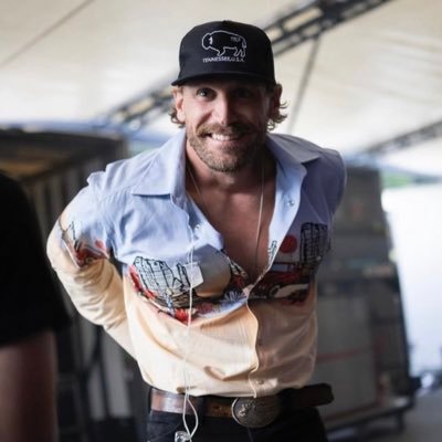 My new album Young Love & Saturday Nights is out now! Special one ☝️❤️🥰