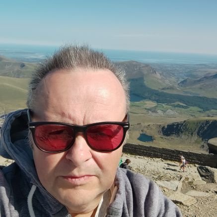 Swansea City 🦢⚽ Cymru🏴,Cleveland Browns 🏈 . EV driver, Cyclist 🚲 .Siarad Cymraeg @mlz1962.bsky.social