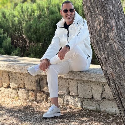 ''Akıllı olmak bir beyne sahip olmakla bitmiyor , önemli olan onu kullanabilmek''