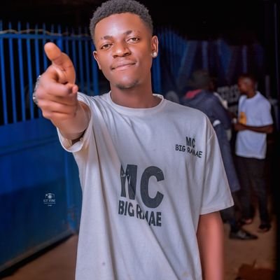 MC🎤BIG RAMAE🦅 Mr vibes of all seasons(G.O.A.T) mic addictant for all shows, parties, club hyper for bookings contact 0772743518 and tv show presenter🎤