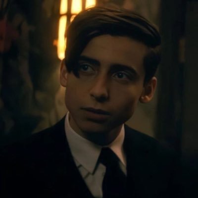 velvetbrelly's profile picture. if you need me i’m watching the umbrella academy