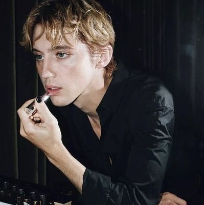 ☆○•°♡☆°•○▪︎☆
| 20 | estudiante | bisexual | soltero | esp/eng | #gayrol | #freerol | #sexrol |
