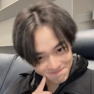 not_talaaa's profile picture. screaming, crying, throwing up