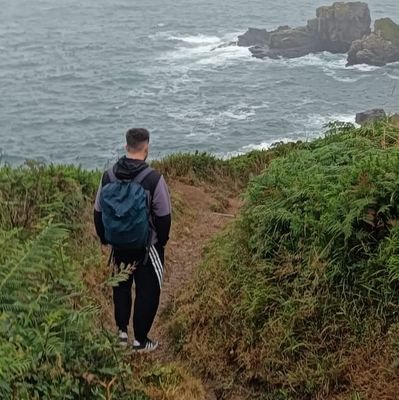 Diego_LatoMang's profile picture. Y la tierra, tan grande, tan bella, era para aquellos hombres angosta como una prisión