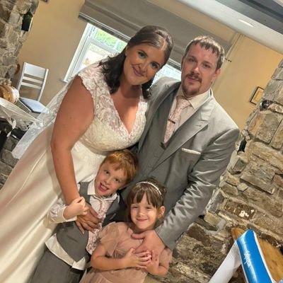 Mammy to Twins 👧🏽🧑🏻🦰
Rugby Lover ♥️🏉
Wife to David ♥️