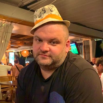 #Warrior #Gooner #Queenslander from Gods country! #RL #AFC #Foodie #IronChef Found love in #AlcatrazBar 🍒&⚪️ is in my blood #WorldsBestUncle #Hope