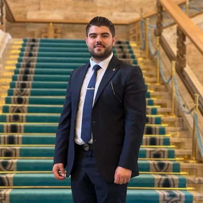 •AK Parti Kayseri İl Gençlik Kolları Başkanı •TED College’15 •Istanbul Bilgi University Faculty Of Engineering •University Of California- Irvine