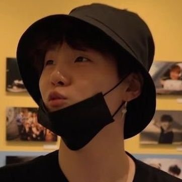 bts atz txt enjoyer • genshin impact enthusiast • a vegan angry feminist • japanese student • she/her
