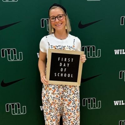 Language Arts Teacher at MWHS📚
Nebraska Native❤️🌽