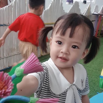 With an IT background and over 10 years in state administration, I now freelance, focusing on AI research, software reviews, and advanced user guidance.