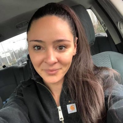 devazovi29992's profile picture. 