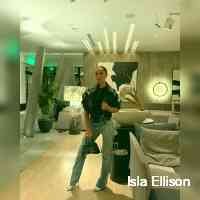 islaeslisonl46's profile picture. girlnextdoorco 
fittybycaroline 
📍 Los Angeles 
🖤Tik Tok: carolinezalog 
📧 mgmtcarolinezalog