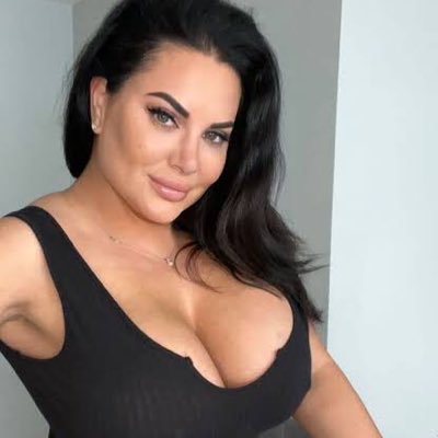 Elizabe64040444's profile picture. 