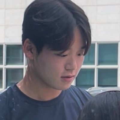 junwoo0r7l's profile picture. 