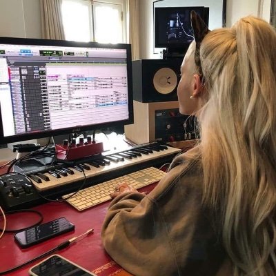 ariispuppyy's profile picture. stan miss ariana
