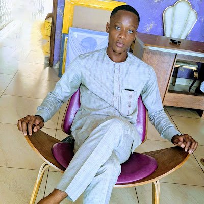 As a webmaster and a consultant web, I am responsible for designing, developing, and maintaining websites for different businesses and organizations.