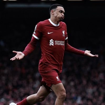 EFEmanicc's profile picture. I live and breathe Liverpool. YNWA.❤️
also Cristiano's the GOAT. 🐐