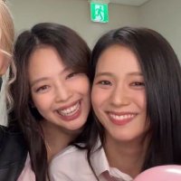 a. (@kimjis00yaaa) 's Twitter Profile