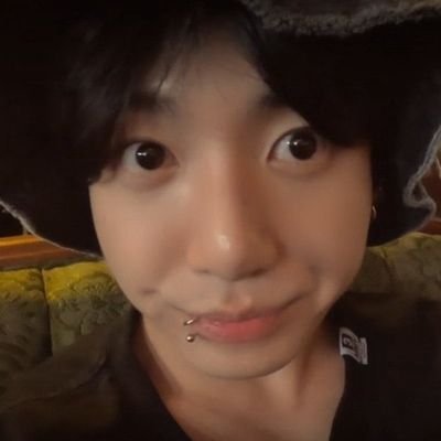 KrizhAJeon7's profile picture. Hi, I have a huge crush on Jeon Jung Kook and Min Yoongi💜🙃ᴬᴾᴼᴮᴬᴺᴳᴾᴼ