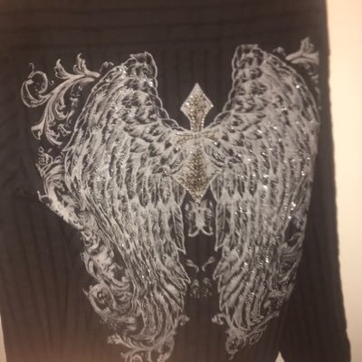 reuenon's profile picture. i make websites and clothes