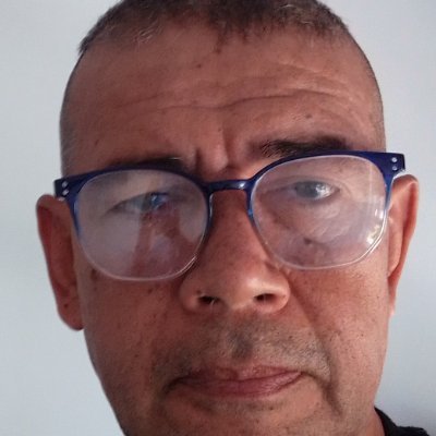 me gusta el trabajo en equipo, la computación, el deporte