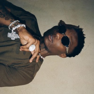 Olowo_sgg's profile picture. GOD FIRST 👆🏻KEEP IT REAL 💯 Wizkid FC ❤️🦅 //Stoner 🍁💨 // LOVER OF FOOTBALL ⚽️ https://t.co/IgFIVAqMPe
