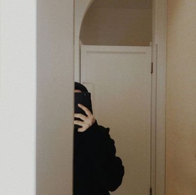 yazhrra's profile picture. صراط مستقیمی غیر از امیرالمؤمنین نیست!