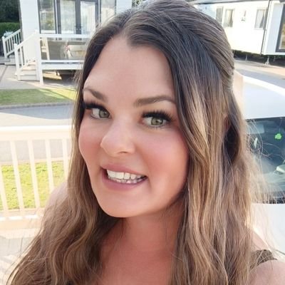 Teacher, mother, woman. Occasional @tes writer; co-author of #SuccessInEnglish; #MTPTProject Rep; English subject expert panel member for @OakNational and HoF.