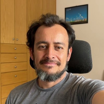 Programador de Guadalajara. Me gustan linux, el software libre, el servicio social, el fucho, la bici y la guitarra.