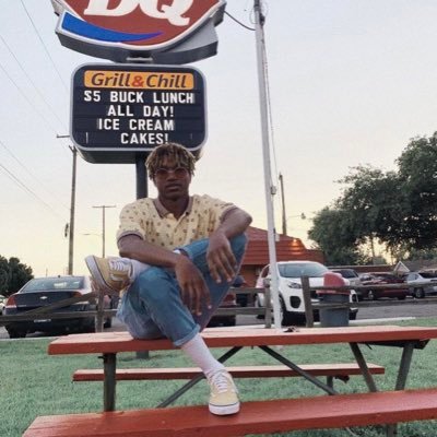 wukeoo's profile picture. mezzy | a cinephile with crippling imposter syndrome | 24 |