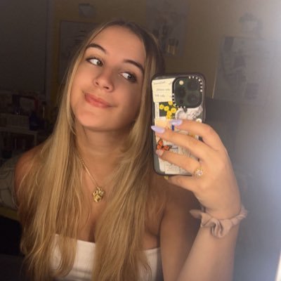 Emily_ann_faith's profile picture. Treat People With Kindness.