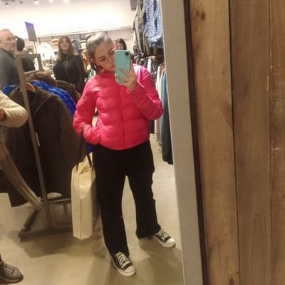 Eveecardozo8's profile picture. 