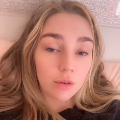 AnnaBella64797's profile picture. 