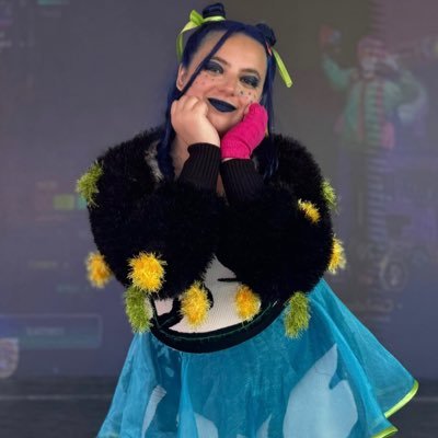 Just Dance cosplayer 💃 | Twitch Streamer 🎥 | Youtuber / Gamer 🎮
@ubisoft partner 💙
Youtube Channel ⬇
https://t.co/tHfZ0bF8N8…