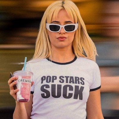 fanfiqueira fina autora de dyr e POPSTAR por livre e espontânea pressão & advogada do ot5