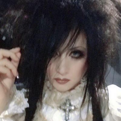 GL00MYP0PP's profile picture. idk what to put here