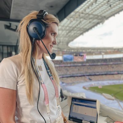 Ejerciendo la felicidad 🪐. Periodista de TyC Sports. Nos vemos en Sportia de lunes a viernes y #Bonadeo los sábados. Soy la que habla de gimnasia en los JJOO.