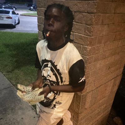 When You See Me With That BankRoll Say Holy Guacamole Ain’t Shit Basic We Pink Faces💤🅿️
