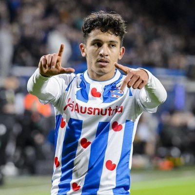 scouthveen's profile picture. Passie voor voetbal (Heerenveen) en scouting.