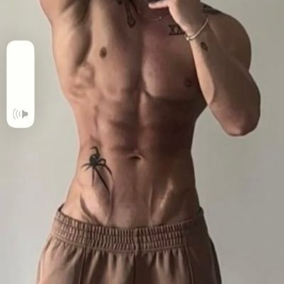 memetu391's profile picture. 