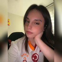 Ceylin (@weghyln) 's Twitter Profile