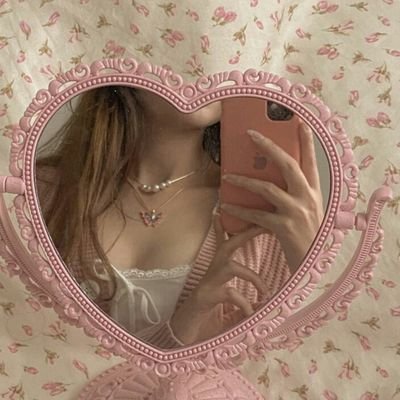 naomiaa26080's profile picture. 