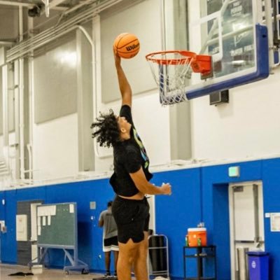 20, hooper🏀~ 6’6 225 W/F For 4 Year College coaches: (747)225-6314 3 years of eligibility. @eccmbb
