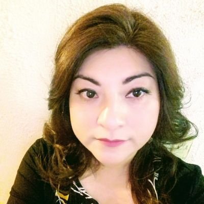 Agradecida con Dios y con la vida.