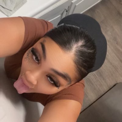 Badianna1310's profile picture. HMU for content 😈 . put it in my hand or gtfo 🫴