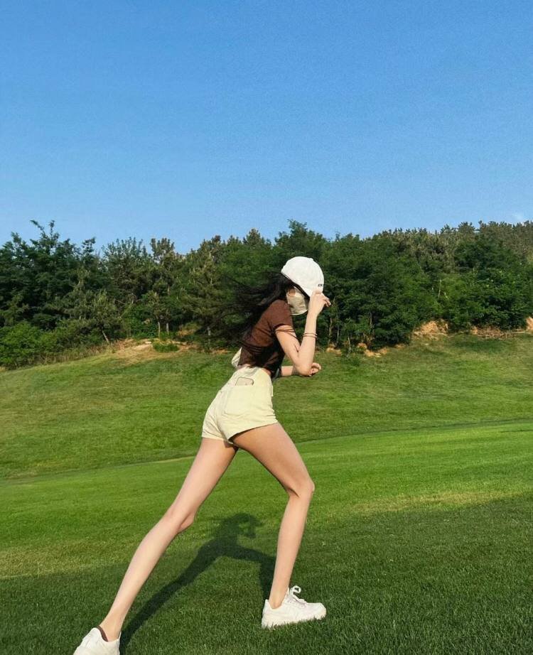 Toasath2sqV26m's profile picture. 他の人の足跡をたどるのではなく、あなたはあなた自身のユニークな芸術作品です。