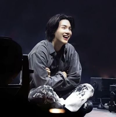 purple_delulu's profile picture. 🔞 | she/her | army | ot7 | 25 | queer | fanfic writer